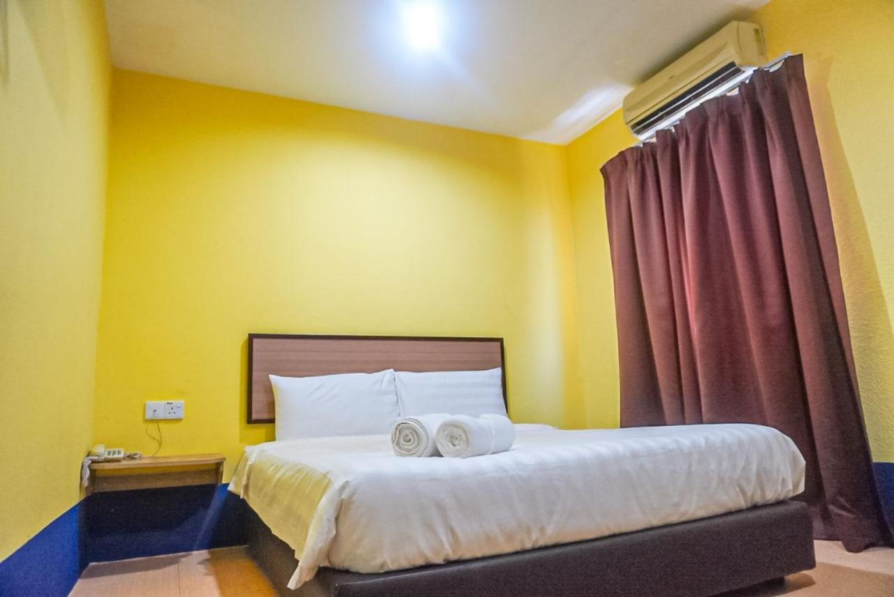 Hotel Zamburger Airport Κότα Μπάρου Εξωτερικό φωτογραφία