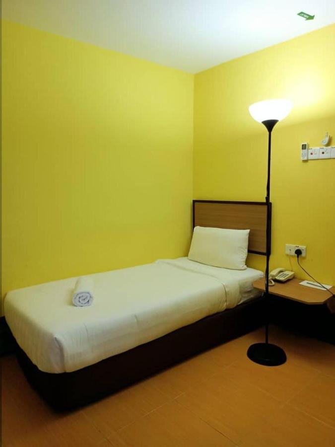 Hotel Zamburger Airport Κότα Μπάρου Εξωτερικό φωτογραφία